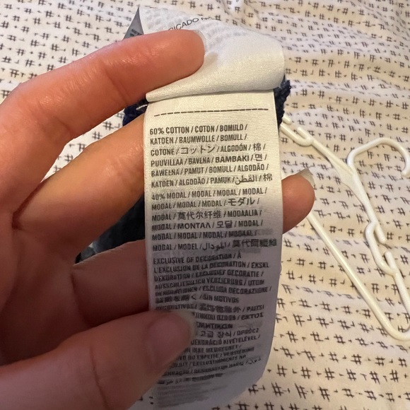 Holister Crop Top - Picture 3 of 3